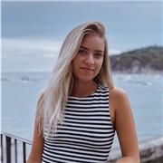 Profesora de repaso de primaria, y profesora de inglés